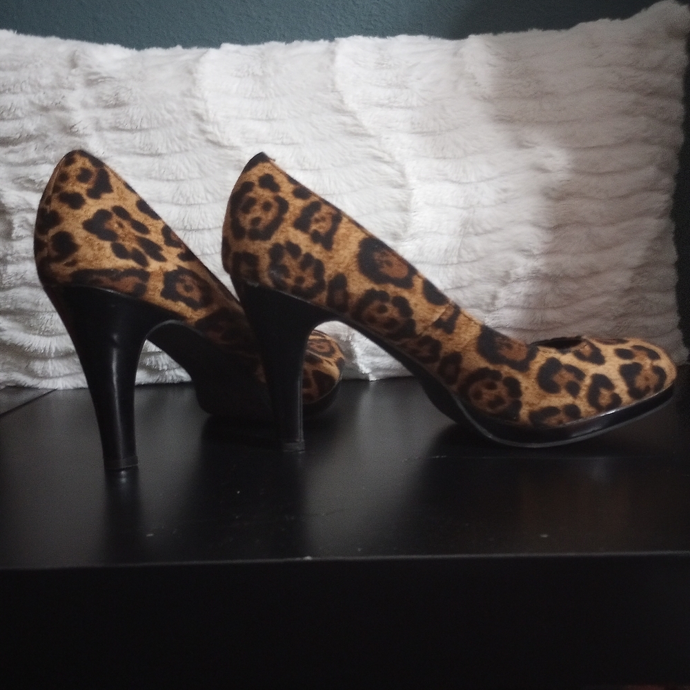 3.5” Animal print heels